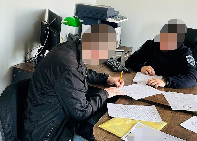 Викрито чиновника ТЦК, що за гроші змінював дані в системі Оберіг