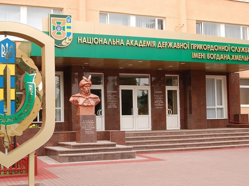 Застрелився з автомата: в Хмельницькому розслідують самогубство курсанта