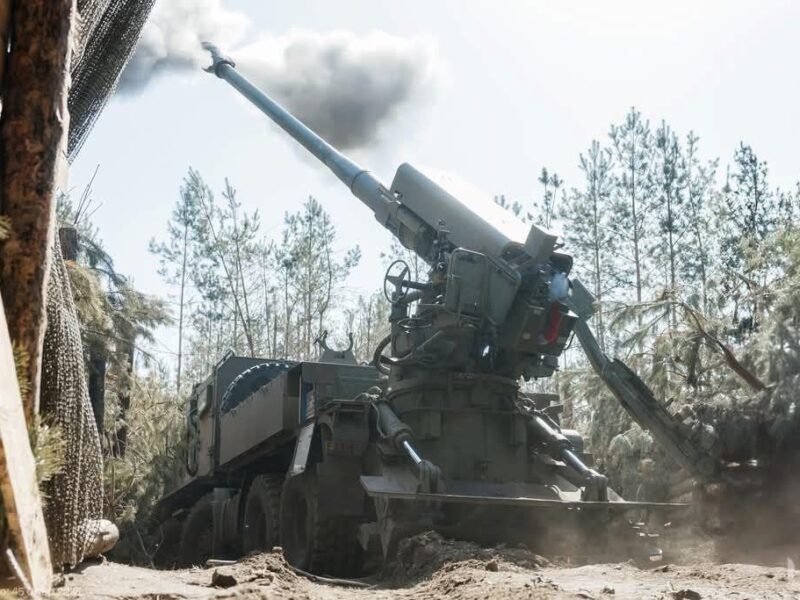 ЗСУ відбивають атаки росіян на 11 напрямках