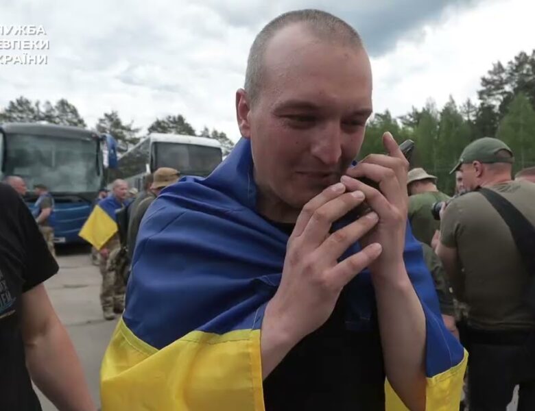 З полону звільнили ще 307 українців, – ексклюзивне відео СБУ другої частини обміну 1000 на 1000
