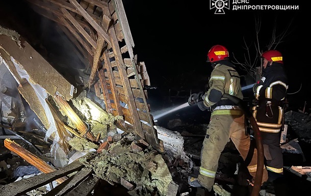 Атака дронів на Дніпропетровщину: є пошкодження у двох районах