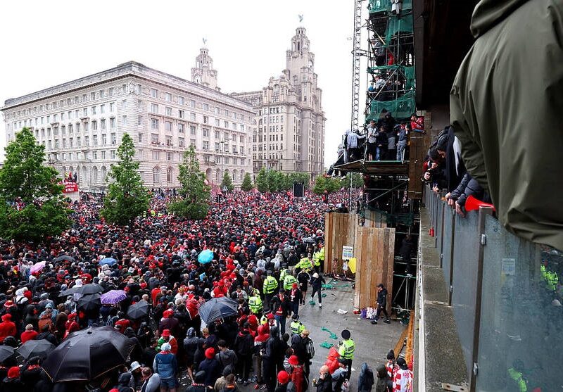 Авто в’їхало у натовп людей на святкуванні чемпіонства Ліверпуля