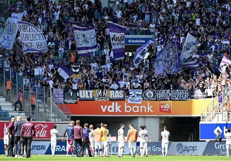 Бруд політики у футболі: Андерлехту відповідати за спонсора