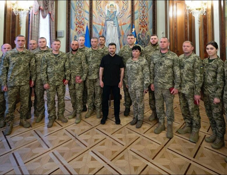 Володимир Зеленський відзначив нагородами військовослужбовців Держспецзв’язку