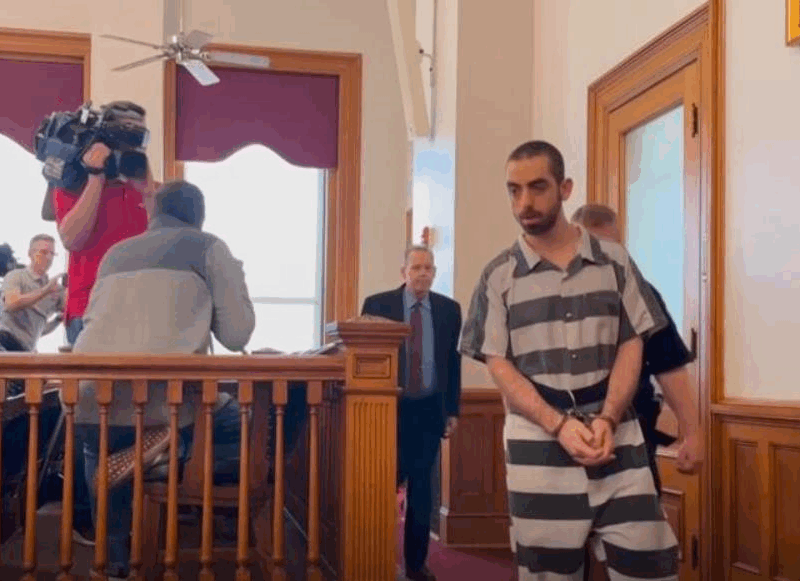 Чоловіка, який скоїв замах на письменника Рушді, засудили до 25 років