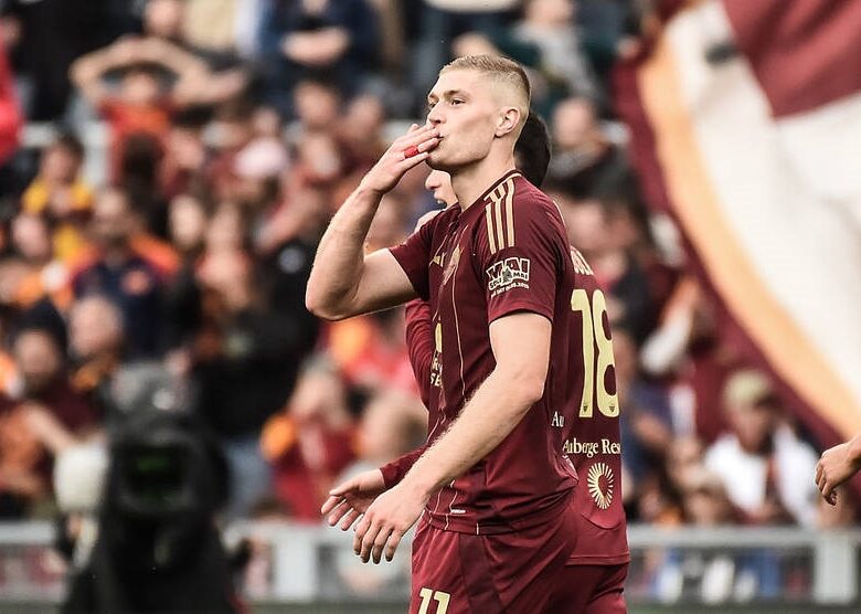 Довбик назвав фактор, який може вплинути на його майбутнє в Ромі