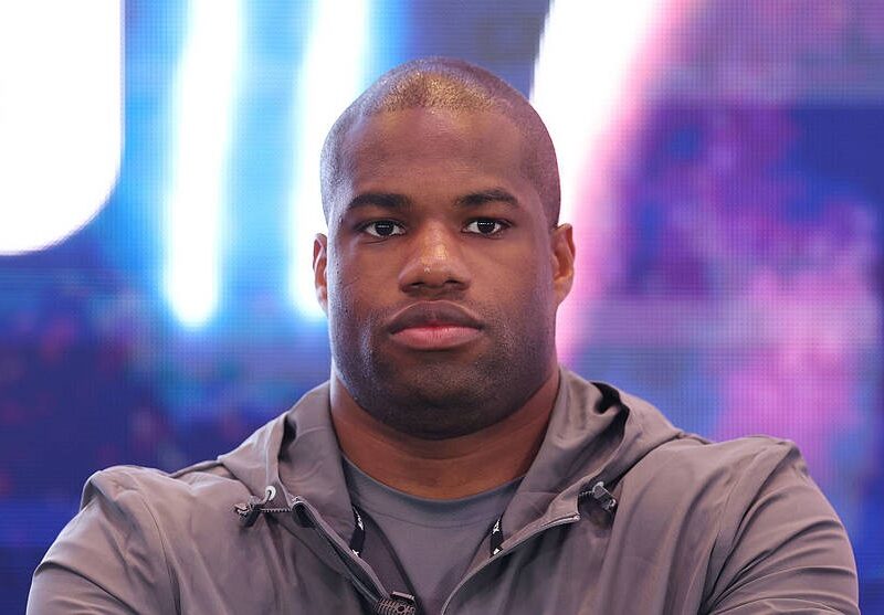 Дюбуа висловив повагу до Усика: Він герой для свого народу