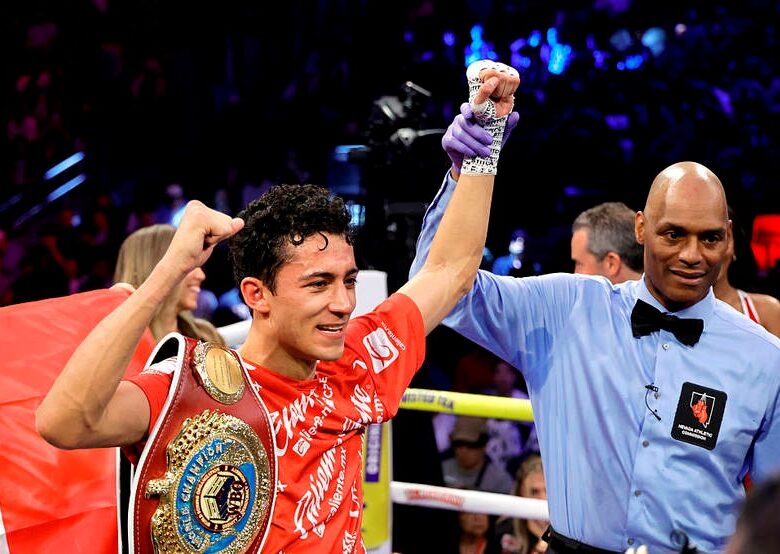 Еспіноза захистив свій чемпіонський титул видовищним нокаутом