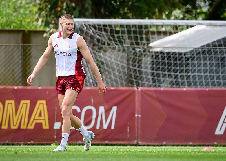 Форвард на заміну: у Ромі знайшли альтернативу Довбику