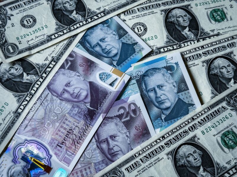 Фунт досяг максимуму 2022 року, “завдяки” Трампу