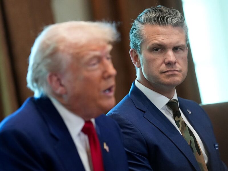 Гегсет без відома Білого дому зупинив допомогу Україні – ЗМІ