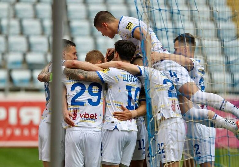 Гідне оновлення емблеми на формі Динамо після 30-го чемпіонства