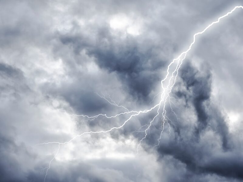 Грози, град і шквали: погода на вихідні
