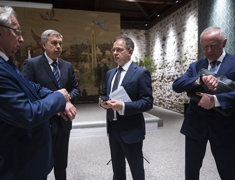 І знову Стамбул. РФ кличе на зустріч без меморандуму