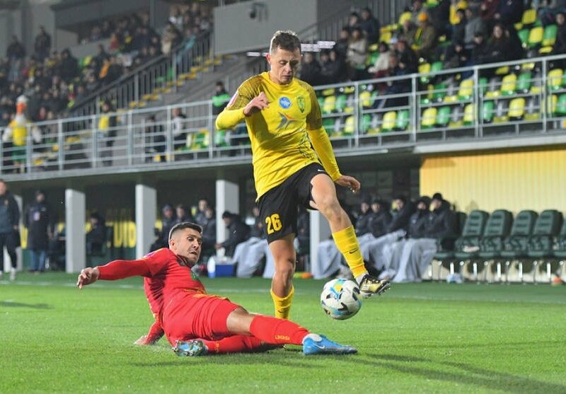 Інгулець вирвав перемогу у Лівого Берега