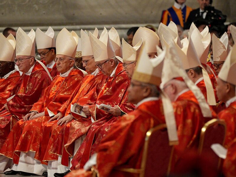 Кардинали планують обрати нового Папу сьогодні – ЗМІ