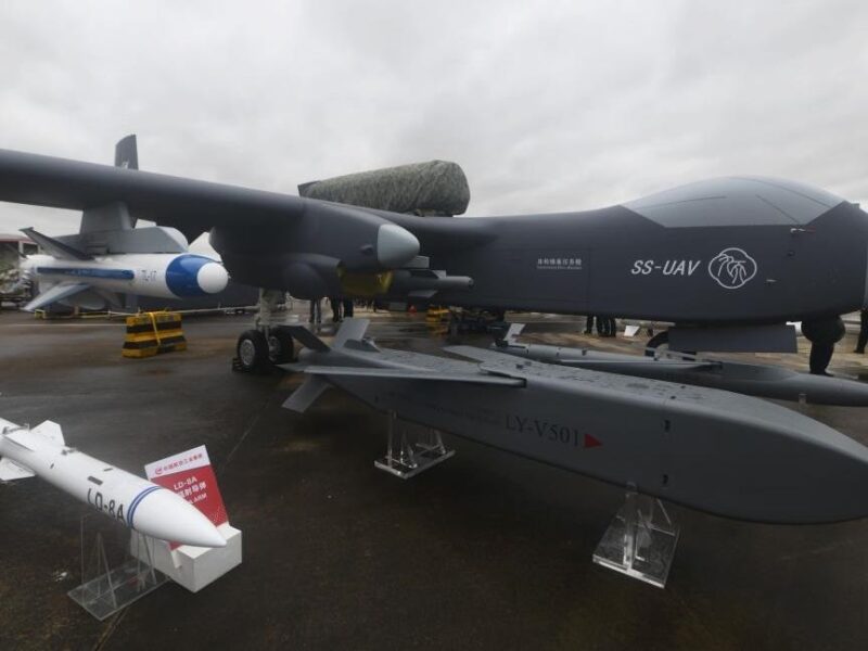 Китай готує випробування потужного “дрононосця”