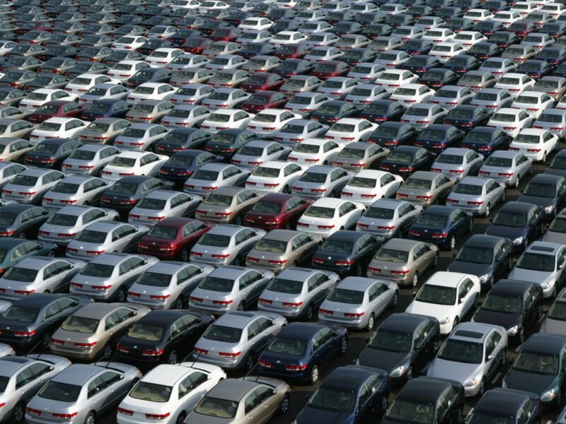 Китай продає кожне третє нове авто у світі