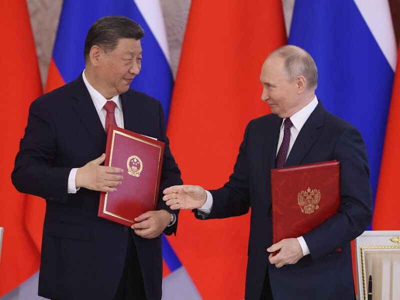 Китай утричі скоротив інвестиції в Росію