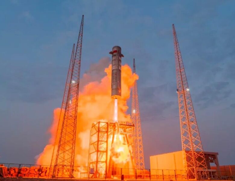 Китай вперше випробував багаторазову ракету