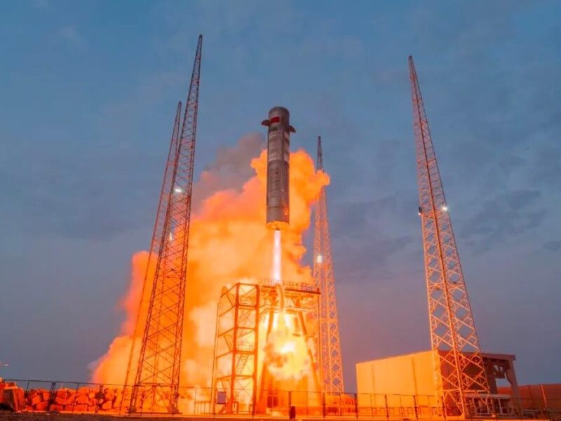 Китай вперше випробував багаторазову ракету