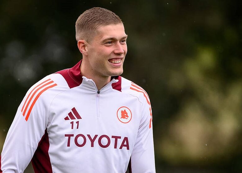 Колега Довбика у збірній розповів про його проблеми у Ромі