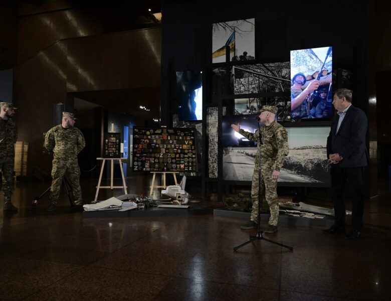 Командир 225 ОШП передав Музею війни унікальні трофеї