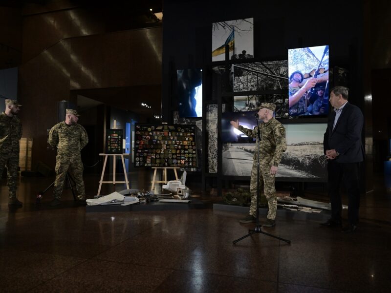 Командир 225 ОШП передав Музею війни унікальні трофеї