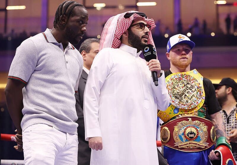 Кроуфорд розкрив свої переваги над Альваресом