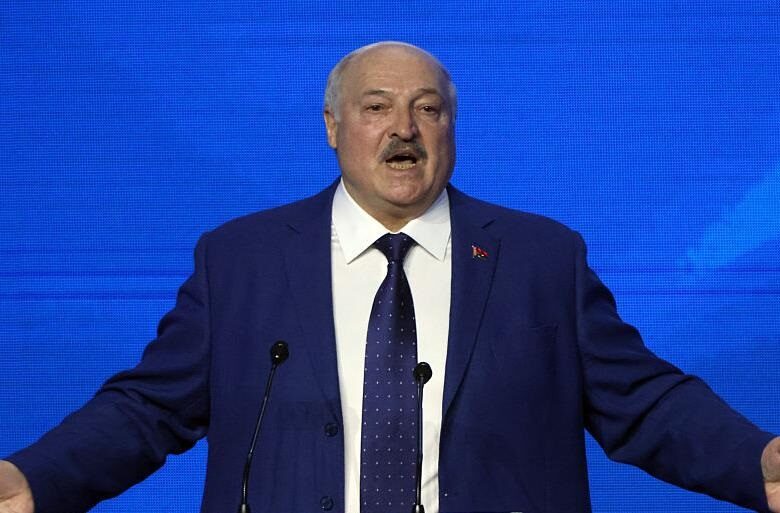 Лукашенко помилував понад 40 політв’язнів “до 9 травня”