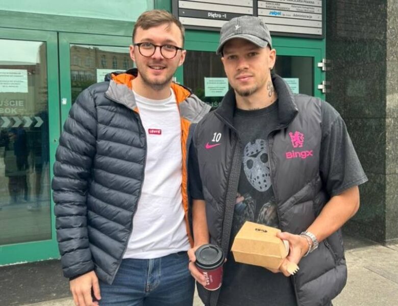 Мудрик поділився фото з медаллю Ліги конференцій