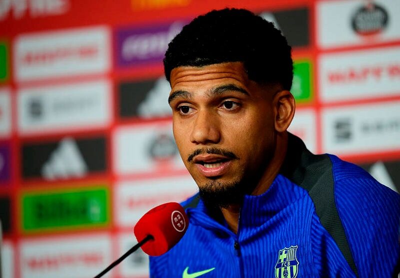 МЮ проявляє інтерес до захисника Барселони та планує його придбання