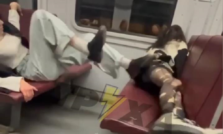 На Київщині поліція розслідує бійку двох дівчат