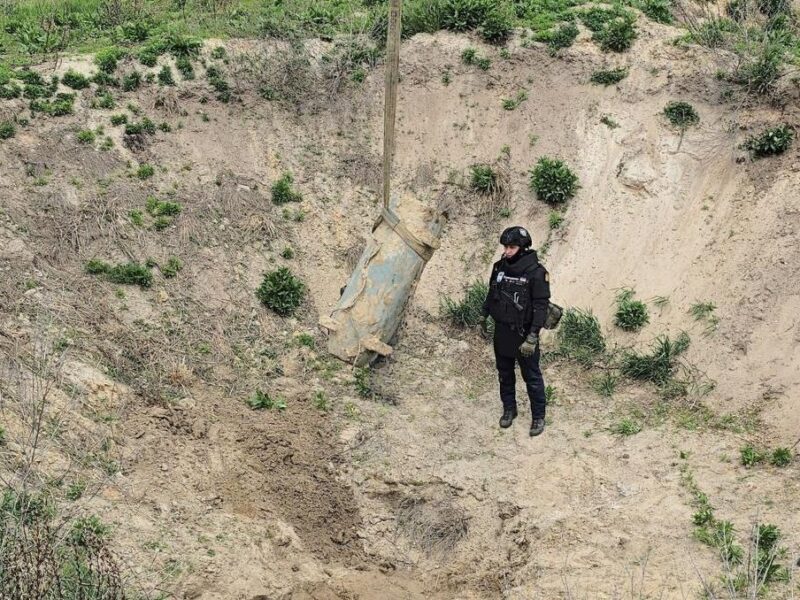 На Київщині виявили бойову частину ракети Х-101