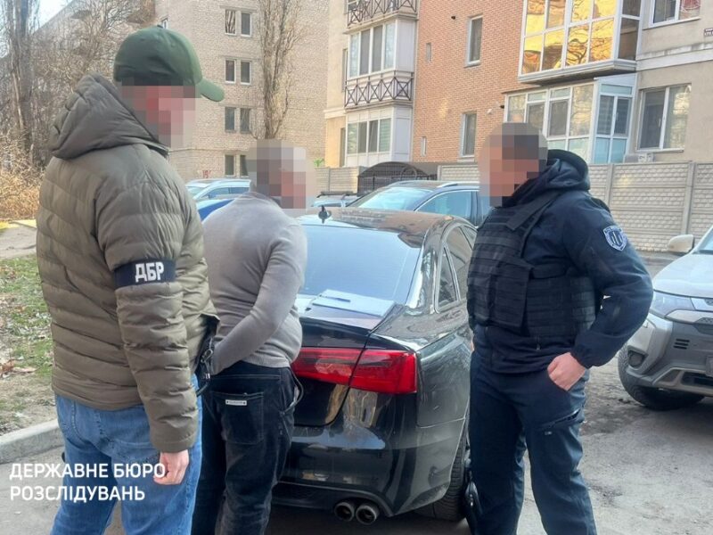 На Львівщині викрили схему збуту авто, ввезених для ЗСУ