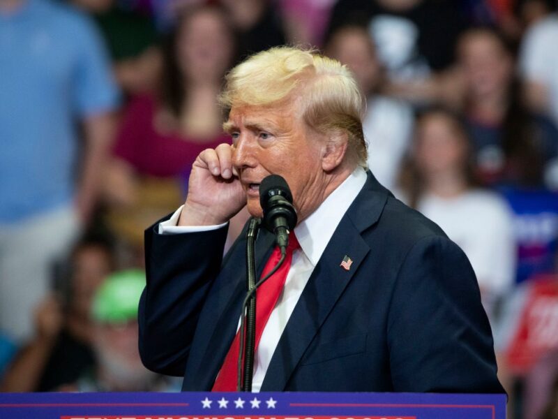 На Трампа готують замах? Скандал з мушлями