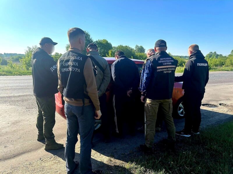 На Волині викрили схему переправлення ухилянтів