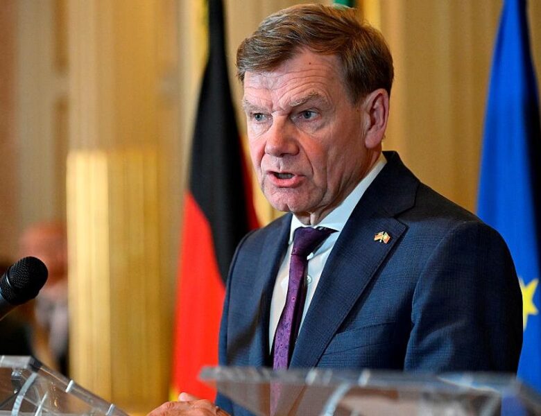 Німеччина засекретила постачання зброї Україні