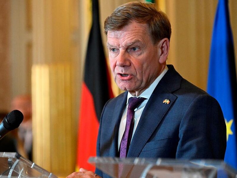 Німеччина засекретила постачання зброї Україні