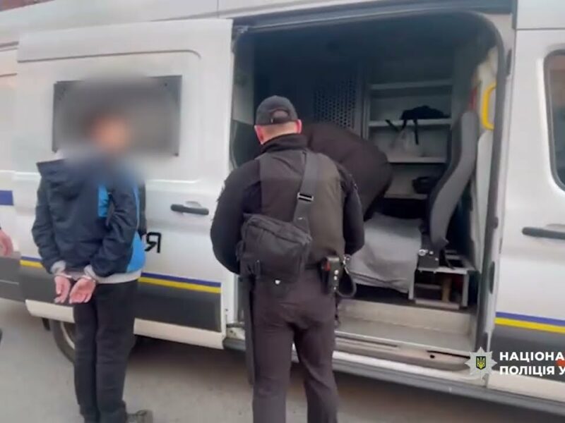 Ошукали громадян на пів мільйона гривень – поліція затримала учасників угруповання шахраїв