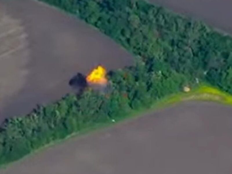 Оператори дронів уразили російську станцію РЕБ