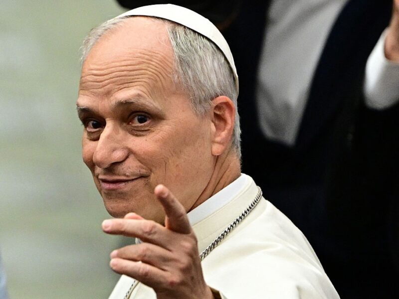 Папа Лев XIV пропонує Ватикан для переговорів України та РФ