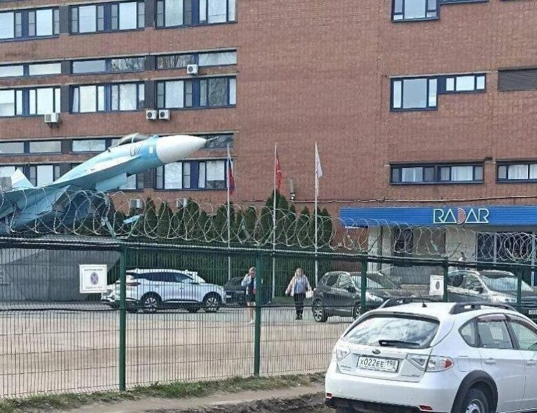 Партизани розвідали завод у Петербурзі, де виробляють дрони та РЛС