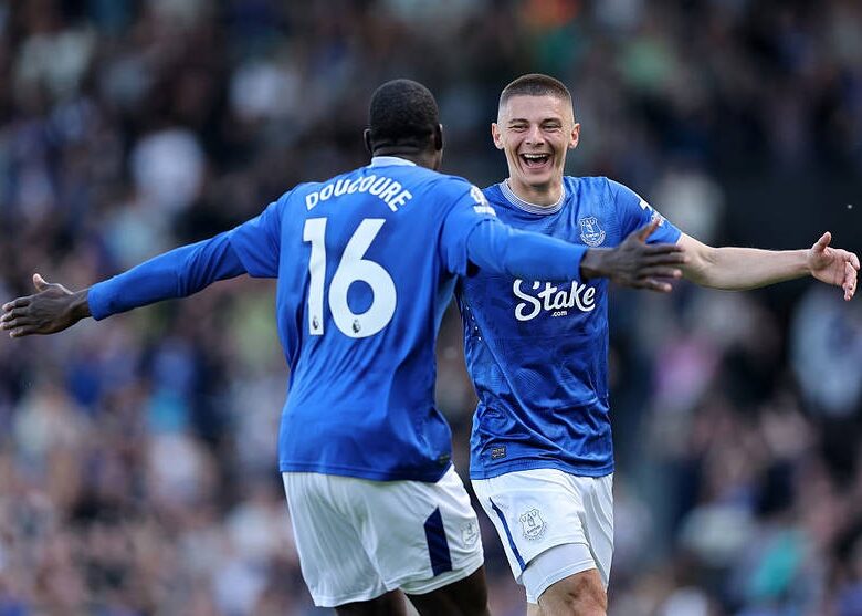 Перший гол Миколенка в сезоні: Евертон грає з Фулгемом