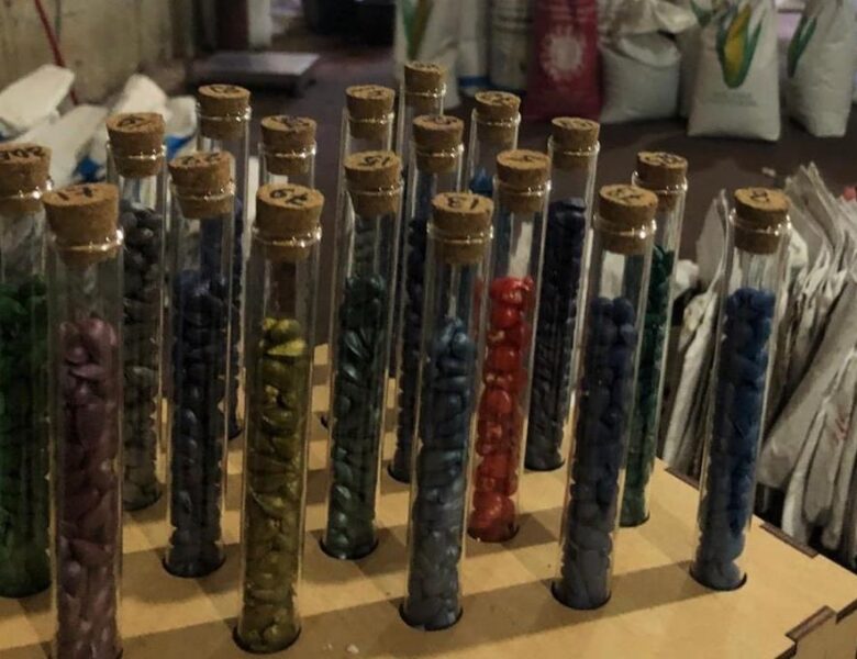 Під Києвом виготовляли контрафактне насіння відомих брендів