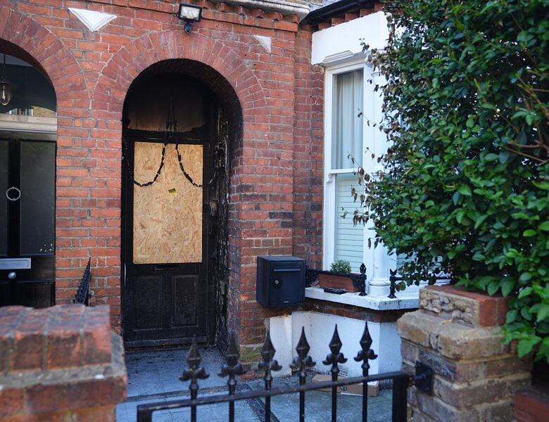 Підпал майна Стармера: затримали третього підозрюваного