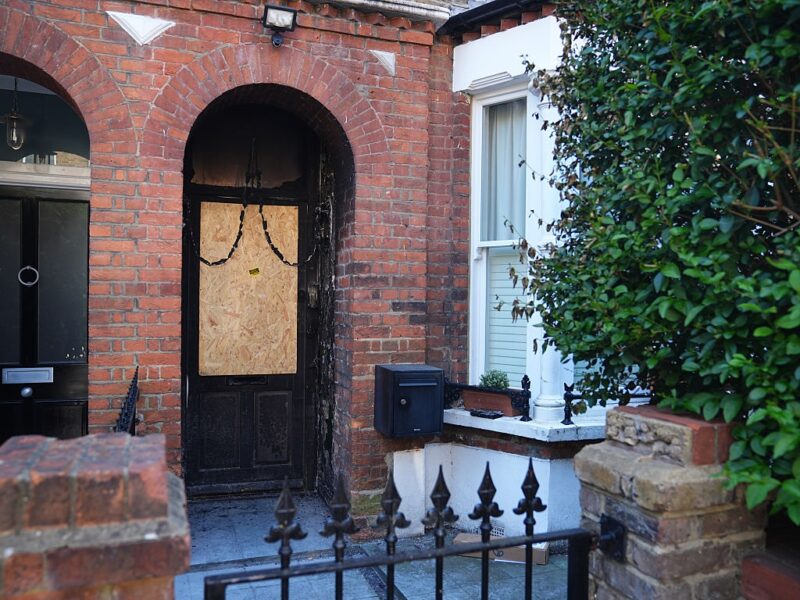 Підпал майна Стармера: затримали третього підозрюваного