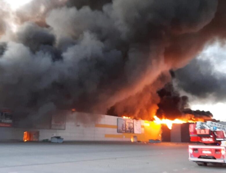 Підпал ТЦ: Польща висунула звинувачення двом українцям