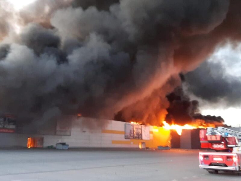 Підпал ТЦ: Польща висунула звинувачення двом українцям