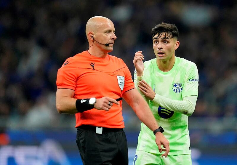 Півзахисник Барселони звинувачує арбітра в упередженості в матчі ЛЧ